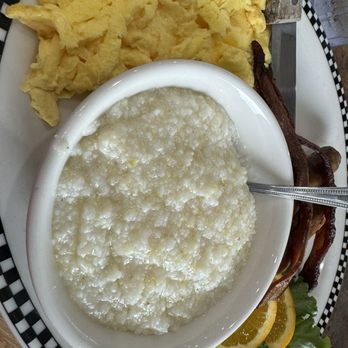 Black Bear Diner Fort Worth Alliance - The GRIZZ (1460-1520 cals.) with Creamy Grits (200 cals.) - Diners Near Me - Fort Worth, Texas