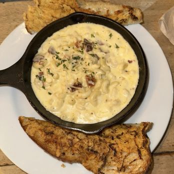 Fourth Street Mill - House Made Macaroni and Cheese with bacon - Wine Bars Near Me - La Verne, California