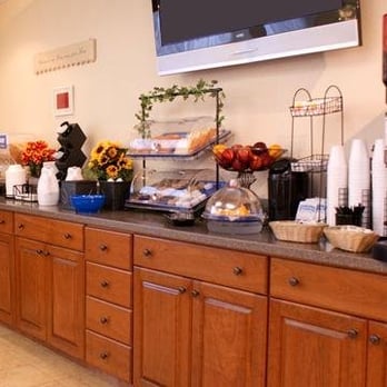 Comfort Inn & Suites - Hotels Near Me - Fall River, Massachusetts