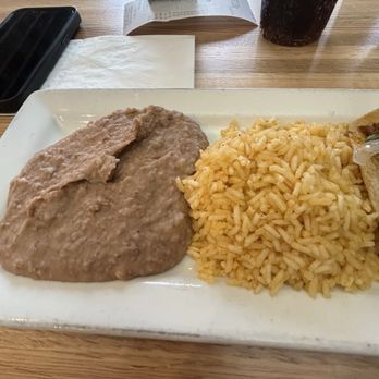Burrito Parrilla Mexicana - Naperville South - Beans and rice - Mexican Near Me - Naperville, Illinois Burrito Parrilla Mexicana - Naperville South - Beans and rice - Mexican Near Me - Naperville, Illinois