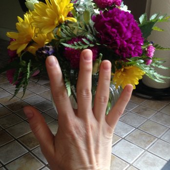 Berry & Berry Floral - Florists Near Me - Hallowell, Maine