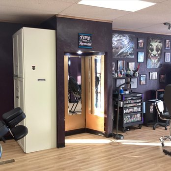 Purple Thistle Tattoo - Tattoo Near Me - Oelwein, Iowa Purple Thistle Tattoo - Tattoo Near Me - Oelwein, Iowa