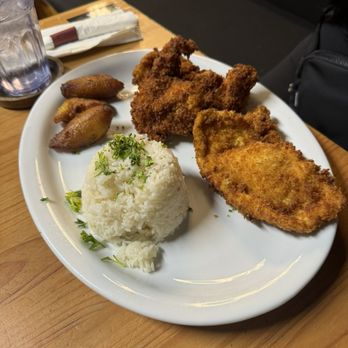 El Sitio Coffee Bar - Pollo Empanizado - Coffee & Tea Near Me - Miami, Florida