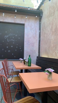 AUTENTISTA wine & champagne bar by null