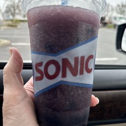 Supposed to be a medium Cherry flavor bubble slush. But think it's a grape bubble slush. Still good. Supposed to be a medium Cherry flavor bubble slush. But think it's a grape bubble slush. Still good.