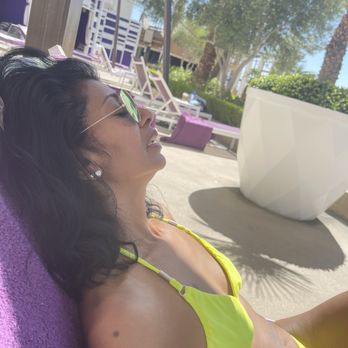 Boulevard Pool - Chillin by the pool - Swimming Pools Near Me - Las Vegas, Nevada