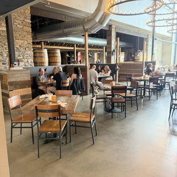 Cincinnati Distilling - Main Restaurant area - Distilleries Near Me - Milford, Ohio
