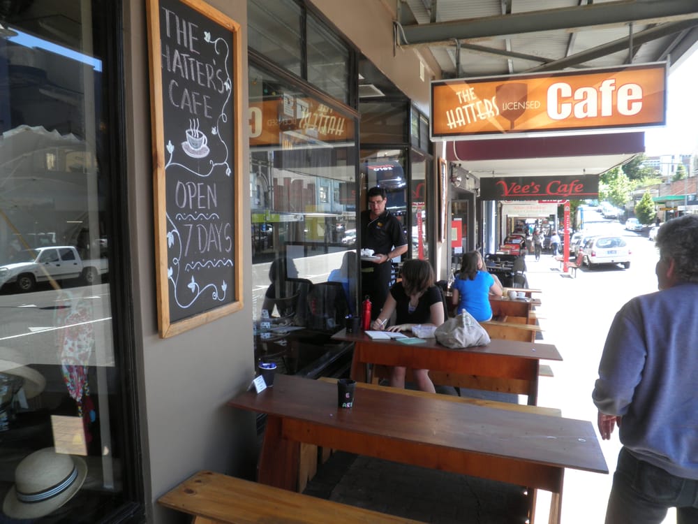 THE HATTER’S CAFE Restaurants 197 Katoomba St, Katoomba New South Wales, Australia