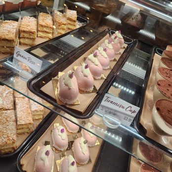Porto's Bakery & Cafe - Bakeries Near Me - Burbank, California Porto's Bakery & Cafe - Bakeries Near Me - Burbank, California