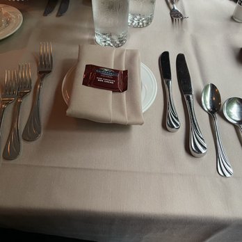 Cafe Lafayette Dinner Train - Dinner setting - New American Near Me - Lincoln, New Hampshire