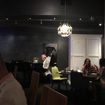 Stage Restaurant - New American Near Me - Honolulu, Hawaii