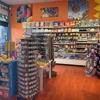 Sweet! - the inside of a candy shop - Candy Stores Near Me - Pigeon Forge, Tennessee