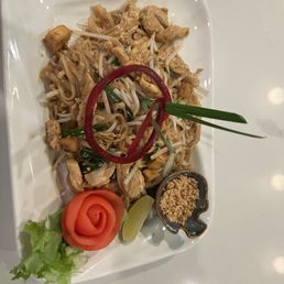 Chicken Pad Thai- so delicious! Chicken Pad Thai- so delicious!