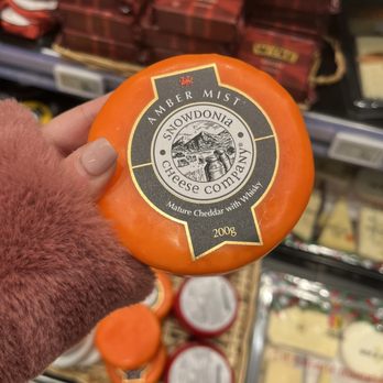 Atlantis - A cheese I was curious about and can say I don't recommend. - Shopping Centers Near Me - Saint-Herblain, 44