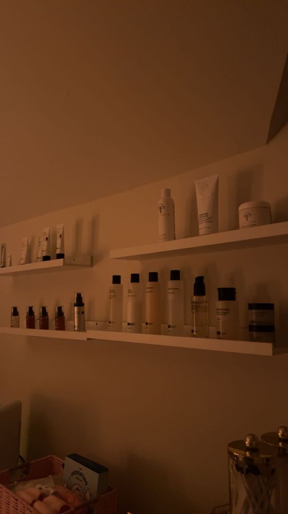 MW Esthetics Beauty Bar Logo