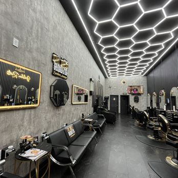 Golden Roots Barber Lounge - Inside - Barbers Near Me - Oakland, California Golden Roots Barber Lounge - Inside - Barbers Near Me - Oakland, California