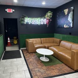 Fresh Beets Juice Bar - Lounge area