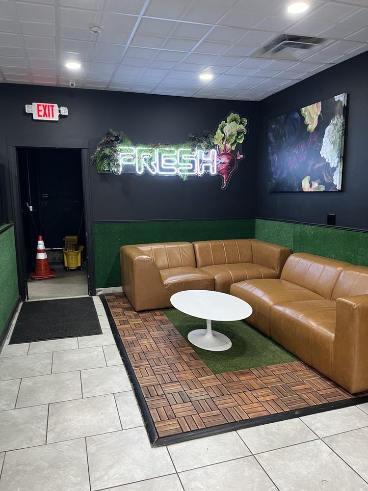 FRESH BEETS JUICE BAR Updated October 2024 691 Broadway, Newburgh