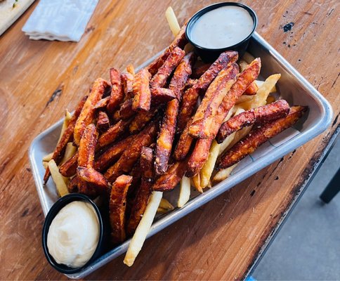 Golden Road Brewing Huntington Beach by null