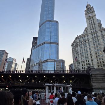 Shoreline Sightseeing - Architectural Tours Near Me - Chicago, Illinois Shoreline Sightseeing - Architectural Tours Near Me - Chicago, Illinois