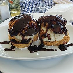 Proa al Mar - Profiterol Chocolate