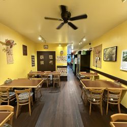 Aka Daka Sushi - Inside