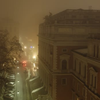 Alte Börse - Börsegebäude, Rückseite zum Börseplatz hin, bei Schnee und Nebel - Landmarks & Historical Buildings Near Me - Vienna, 9