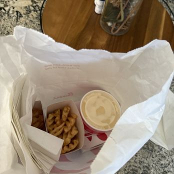 Chick-fil-A - Chicken Shop Near Me - Saint Louis, Missouri