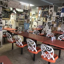 Mom & Rico's Specialty Market - Inside