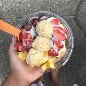 HI Cravings Mobile - FB: HI Cravings Powered by Jess Da Best IG: (1) Hicravingshawaii (2) Hicravingsmobile --- Small acai bowl w/ cookie dough & condensed milk - Acai Bowls Near Me
