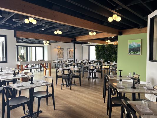 Verde Restaurant by null