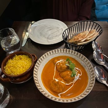 ROOH - Butter chicken, saffron rice, garlic naan - Indian Near Me - San Francisco, California ROOH - Butter chicken, saffron rice, garlic naan - Indian Near Me - San Francisco, California