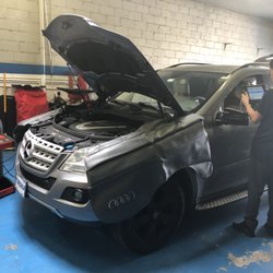 Beso Auto Repair - Performing diagnosis