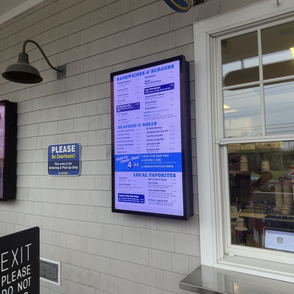 Iggy's Doughboys & Chowder House - Seafood Near Me - Narragansett, Rhode Island