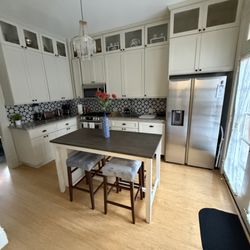 Karina’s Cleanliving - Airbnb kitchen cleaned, organized & took inventory of items in the cabinets and put away dishes.