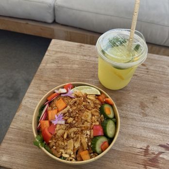 Yoonjen - Cold udon noodles with fried chicken and a sparkling sudachi yuzu ade. - Breakfast & Brunch Near Me - Culver City, California Yoonjen - Cold udon noodles with fried chicken and a sparkling sudachi yuzu ade. - Breakfast & Brunch Near Me - Culver City, California