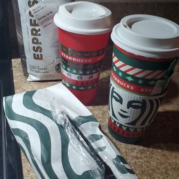 Holiday cups