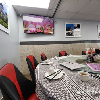 Steam Fresh - The largest table that seats about 10. - Noodles Near Me - Monterey Park, California