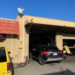 Green Star Smog Check Test Only - First bay is the smog check place. Friendly people!