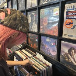 Spektrum Muzik Record Store - Inside scoping the deets!!