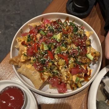 VIEW Restaurant & Lounge - poke nachos - Lounges Near Me - Newport Beach, California