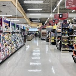 Hannaford Supermarkets - Hannaford Troy NY. Clean and remodeled.