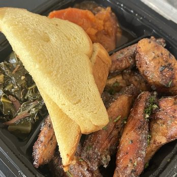 Smoke-A-Holics BBQ - Wing lunch special - Barbeque Near Me - Fort Worth, Texas