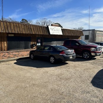 Vicki's Lunch Van - Exterior - New American Near Me - Montgomery, Alabama Vicki's Lunch Van - Exterior - New American Near Me - Montgomery, Alabama