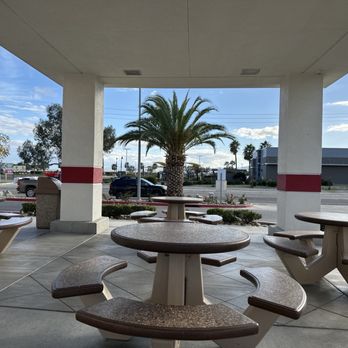 In-N-Out Burger - Burgers Near Me - Santa Nella, California