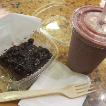 Green Symphony - açaí berry cake + mix berry smoothie - Vegetarian Near Me - New York, New York Green Symphony - açaí berry cake + mix berry smoothie - Vegetarian Near Me - New York, New York