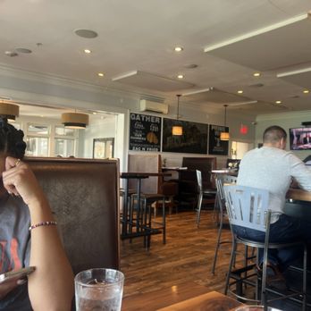 Stonebridge Restaurant - Seafood Near Me - Milford, Connecticut