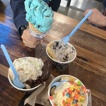 The Baked Bear Georgetown - All the ice creams with either a cookie or brownie in the bowls. - Ice Cream & Frozen Yogurt Near Me - Georgetown, Texas The Baked Bear Georgetown - All the ice creams with either a cookie or brownie in the bowls. - Ice Cream & Frozen Yogurt Near Me - Georgetown, Texas