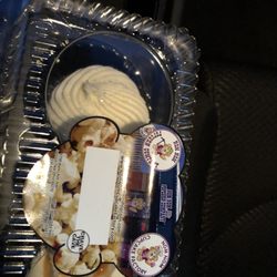 Nom Nom Cupcake Factory