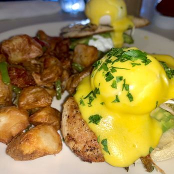 Toast Kitchen & Bar - House Benedict - Breakfast & Brunch Near Me - Brea, California Toast Kitchen & Bar - House Benedict - Breakfast & Brunch Near Me - Brea, California